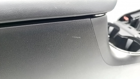 Консоль центральная подлокотник и подстаканники Mazda CX-9 16- кожа черная, царапины