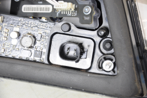 Ліхтар внутрішні двері багажника правий Tesla Model S 12-20 подряпини, бруд під склом