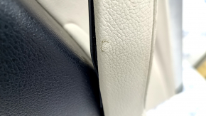 Обшивка двери карточка задняя правая BMW X5 E70 07-13 черная, под шторку, бежевая вставка, накладка под дерево, царапины, потерта кожа, под чистку