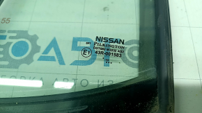 Скло дверей трикутник з ущільнювачем заднє ліве Nissan Leaf 11-17