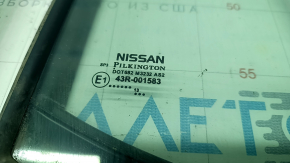 Скло дверей трикутник кватирка з ущільнювачем заднє праве Nissan Leaf 11-17
