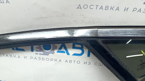 Уплотнитель стекла передний правый Lincoln MKZ 13-16 с верхним хром-молдингом, стекло треугольник, деформирован молдинг, царапины