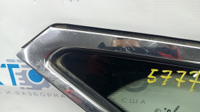 Уплотнитель стекла передний левый Lincoln MKZ 13-16 с верхним хром-молдингом, стекло треугольник, царапины