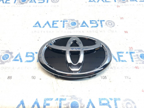 Эмблема "Toyota" передняя Toyota Camry v70 18-20 LE\XLE новый OEM оригинал