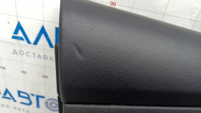 Обшивка дверей картка передня ліва Toyota Prius Prime 17-22 шкіра чорна, потерта, під чищення, вм'ятина
