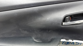 Обшивка двери карточка передняя левая Toyota Prius 50 Prime 17-22 кожа черная, потерта, под чистку, вмятина