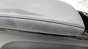 Консоль задня підлокітник та підсклянники Toyota Prius Prime 17-19 шкіра чорна, подряпини, під чищення