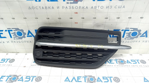 Решетка переднего бампера правая Volvo XC90 16-19 с хром молдингом под парктроник, песок