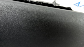 Ящик рукавички, бардачок Mercedes W213 E 17-23 чорний, подряпини, тріщина в кріпленні