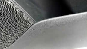 Обшивка дверей картка передня права Volvo XC90 16-22 шкіра чорна, сіра вставка, тички на вставці, подряпини