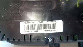 Щиток приладів VW Passat b7 12-15 USA МКПП подряпини