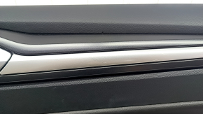 Обшивка двери карточка передняя правая Ford Fusion mk5 17-20 черн с черн вставкой кожа, подлокотник кожа, молдинг серый структура, царапины