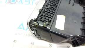Дефлектор повітроводу передньої панелі центральний VW Passat b8 16-19 USA чорний, під годинник, зламане кріплення