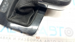Ручка КПП с накладкой шифтера VW Passat b8 16-19 16- USA кожа черная, глянцевая накладка, тип 1, потертости, царапины