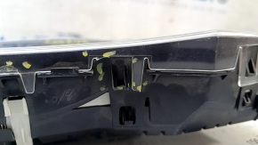 Щиток приборов основной Nissan Leaf 13-17 сломаны крепления, царапины, скол