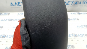 Накладка центральной консоли задняя Kia Forte 4d 17-18 рест  черная, царапины