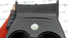 Накладка центральной консоли задняя (подстаканники) Chevrolet Volt 16- черн, царапины