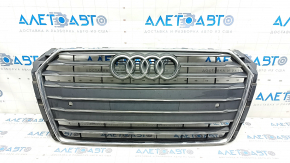 Грати радіатора в зборі Audi A4 B9 17-19 з емблемою, під парктроніки, світлий хром, пісок