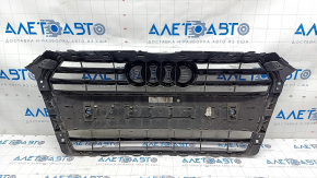 Решетка радиатора в сборе Audi A4 B9 17-19 с эмблемой, под парктроники, светлый хром, песок