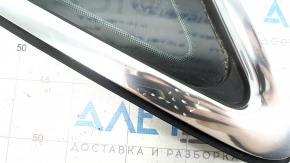 Форточка глухое стекло задняя правая Audi A4 B9 17-19 хром, царапины на хроме