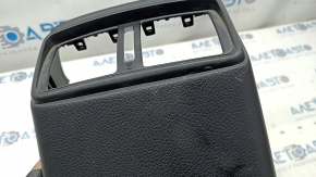 Накладка центральной консоли задняя Nissan Rogue 14-20 черная, царапины