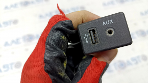 USB Hub, AUX Nissan Altima 13-18