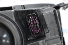 Фара передняя левая голая Ford Escape MK3 17-19 рест галоген светлая с креплением новый неоригинал