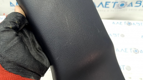 Накладка центральной консоли задняя Lexus CT200h 11-17 черная, царапины