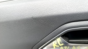 Обшивка дверей картка задня ліва VW Atlas 18- чорна, зі шторкою та пищалкою, подряпини