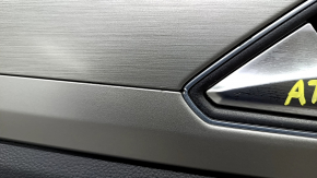 Обшивка дверей картка передня ліва VW Atlas 18- чорна, з пищалкою, вставка під алюміній, тички