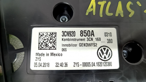 Щиток приборов VW Atlas 18- 73k царапины, сломано крепление, сломан корпус