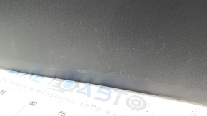 Консоль центральна підлокітник Mazda 6 16-17 рест, чорна шкіра, під хімчистку, потерта, подряпини