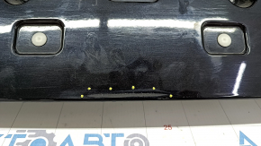 Накладка двери багажника нижняя Alfa Romeo Stelvio 18-20 черная, не заводские отверстия, царапины