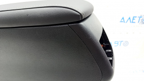 Консоль центральная подлокотник Lexus NX200t NX300h 15-17 кожа черная, царапины