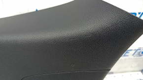 Обшивка двери багажника нижняя Kia Niro 17-22 черная, царапины