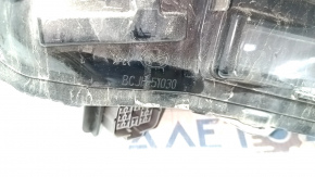 Фара передняя правая в сборе Mazda 3 19-21 ксенон, песок