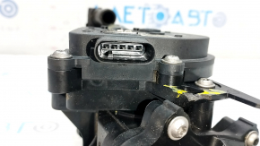 Корпус термостата Mazda 3 19- 2.5 АКПП сломано крепление
