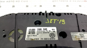 Щиток приборов VW Jetta 19- 117к, царапины