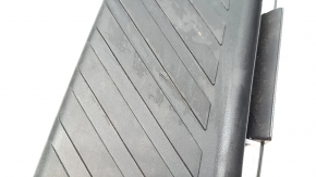 Подставка под ногу VW Jetta 19- черная, царапины