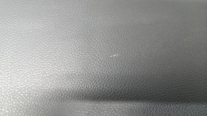 Обшивка двери багажника центральная Mercedes GLC 16-22 черная, царапины
