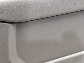 Консоль центральна підлокітник Toyota Highlander 08-13 сірий, подряпини, тріщини на шкірі.