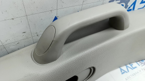 Накладка центральної стійки верхній ремінь права Chrysler Pacifica 17- сіра з ручкою, подряпини, потертості