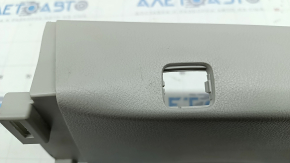 Накладка центральной стойки верхняя ремень левая Chrysler Pacifica 17- серая с ручкой, царапины, потертости