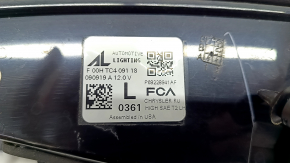 Ліхтар внутрішні двері багажника лівий Chrysler Pacifica 17-20 LED подряпини