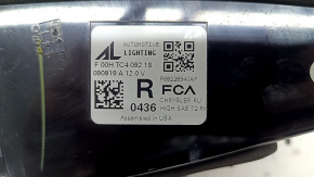 Ліхтар внутрішні двері багажника правий Chrysler Pacifica 17-20 LED подряпини