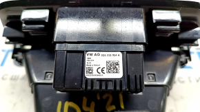 Дефлектор повітроводу центральної консолі Volkswagen ID.4 21-23 з USB hub, глянець, чорний, потертий, відсутнє регулювання напряму
