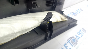 Накладка отвору багажника Mazda CX-5 17- чорна, подряпини, зламані кріплення