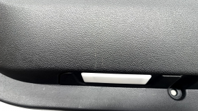 Обшивка дверей картка задня ліва BMW X3 G01 18-21 бежевий шкірозамінник, вставка під дерево, задири, подряпини, потертості