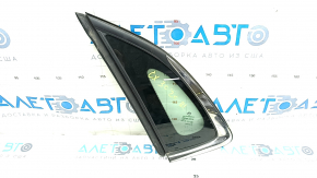 Форточка глухое стекло задняя правая Mazda CX-30 20- с хром молдингом, царапины на хроме, надрыв