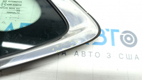 Форточка глухое стекло задняя правая Mazda CX-30 20- с хром молдингом, царапины на хроме, надрыв